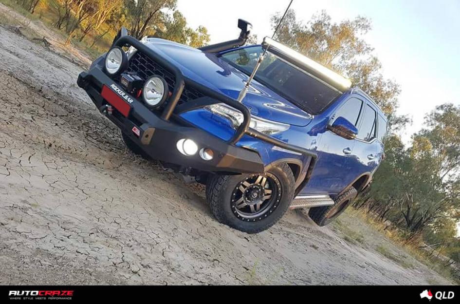 TOYOTA FORTUNER TROPHY MATTE ANTHRACITE WITH BLACK RING